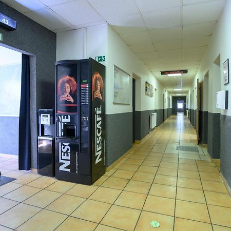 Hostel Seven Прага Экстерьер фото