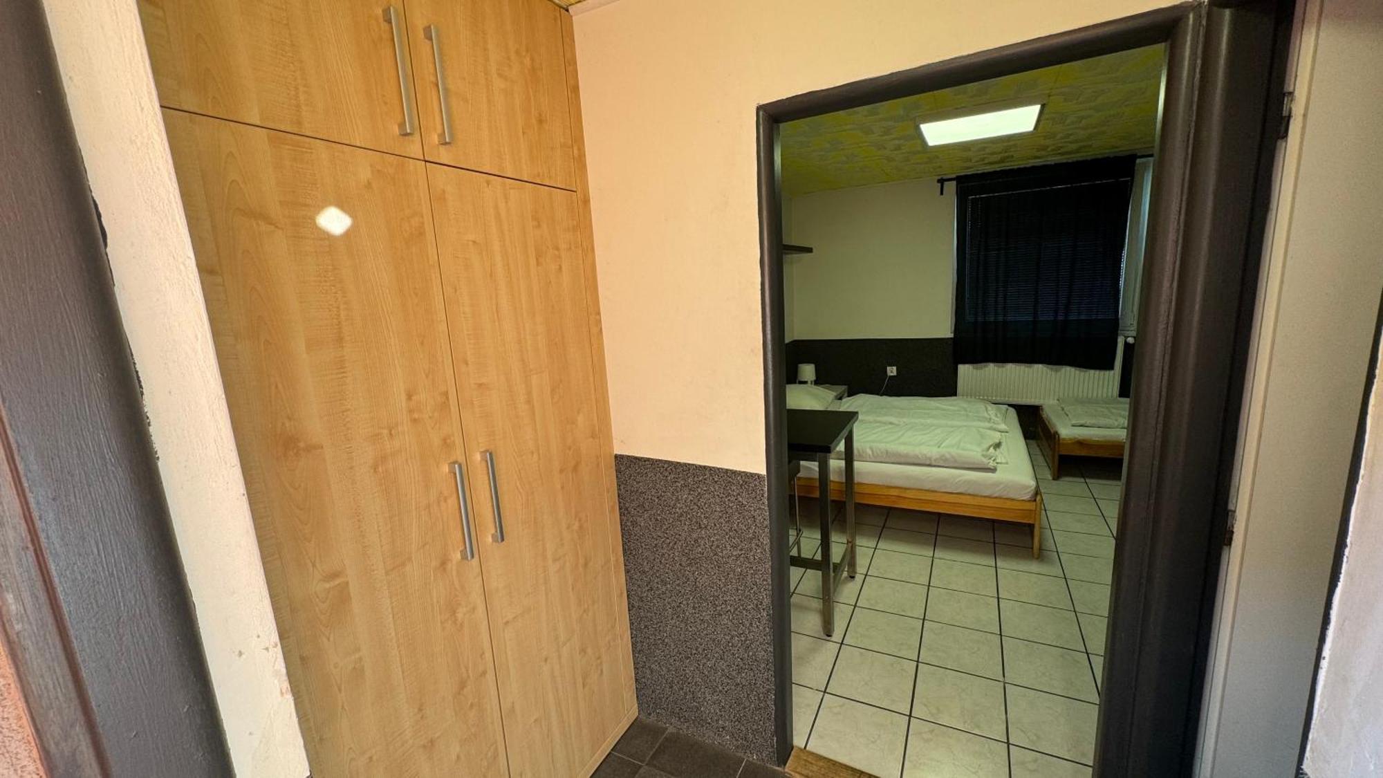 Hostel Seven Прага Экстерьер фото