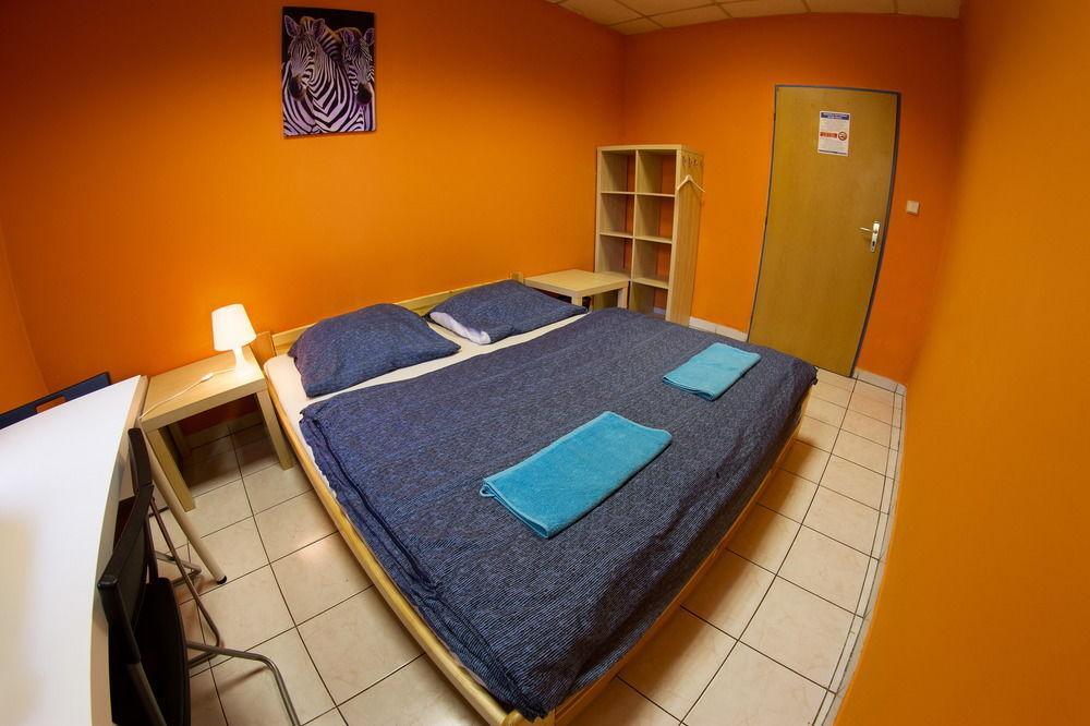 Hostel Seven Прага Экстерьер фото