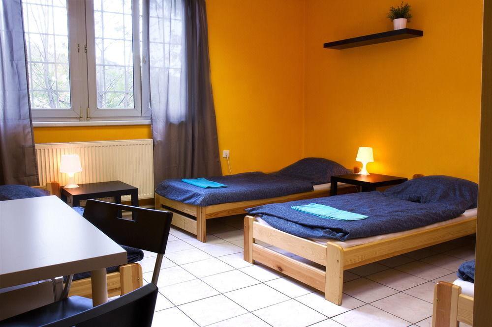 Hostel Seven Прага Экстерьер фото
