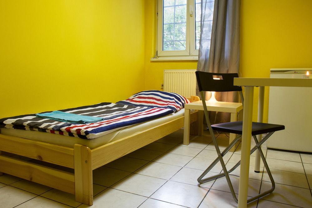 Hostel Seven Прага Экстерьер фото