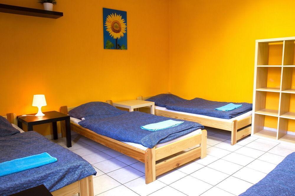Hostel Seven Прага Экстерьер фото